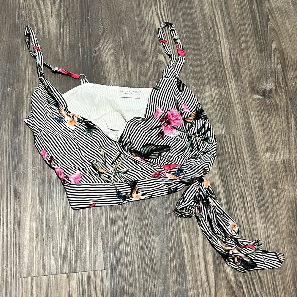Boutique B/W Striped Floral Crop Top - Size M